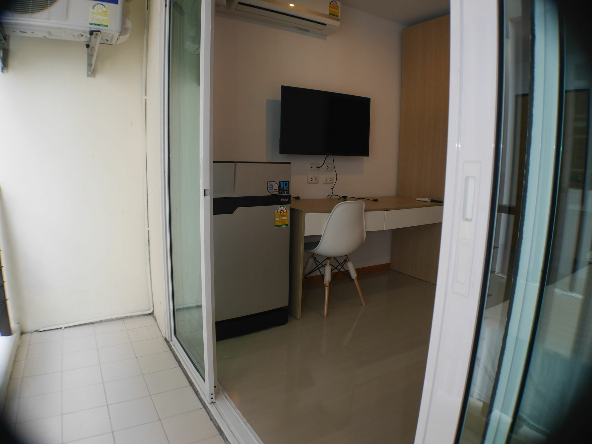 Darisa Apartment Service Patong Bagian luar foto