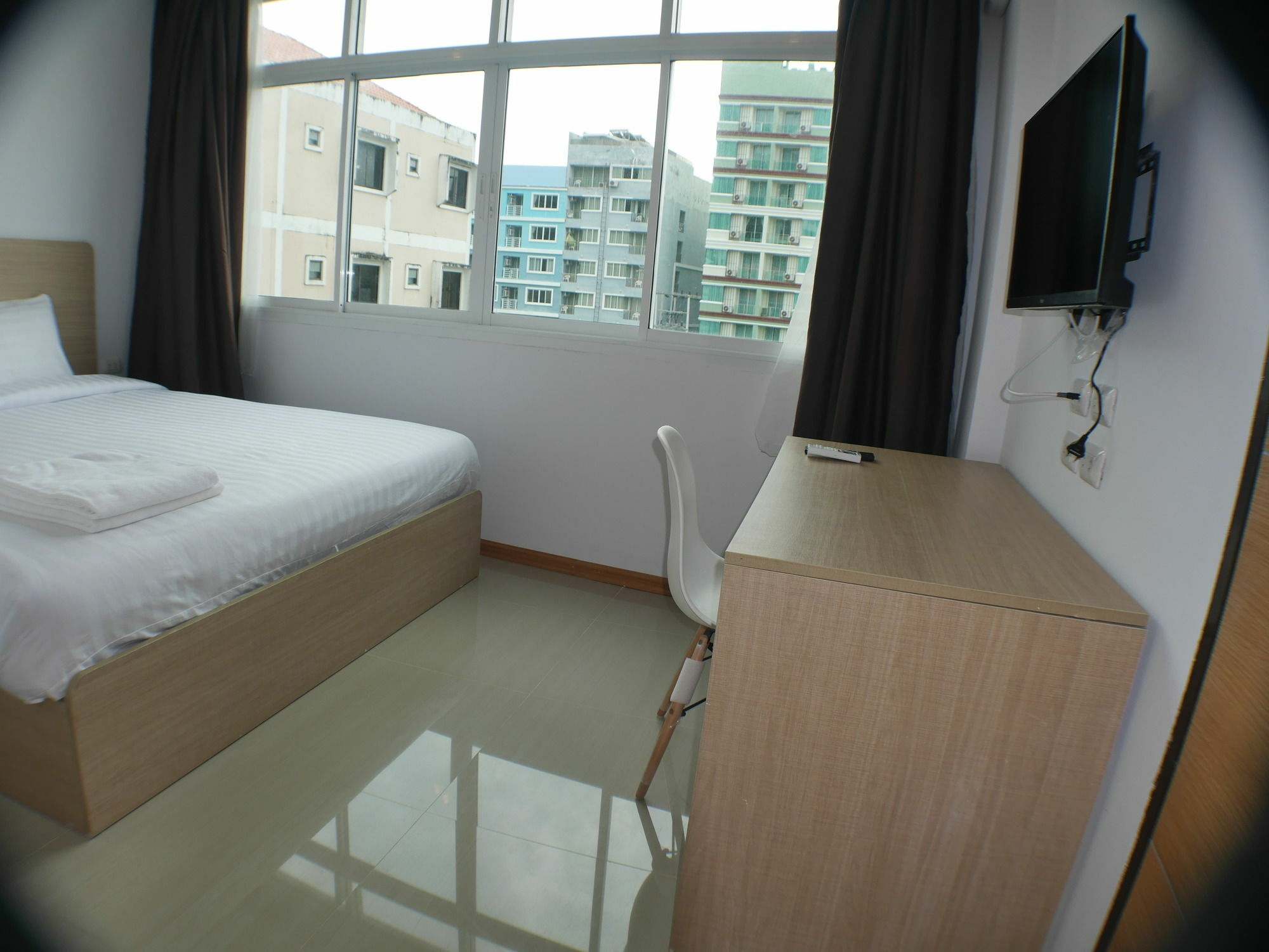 Darisa Apartment Service Patong Bagian luar foto